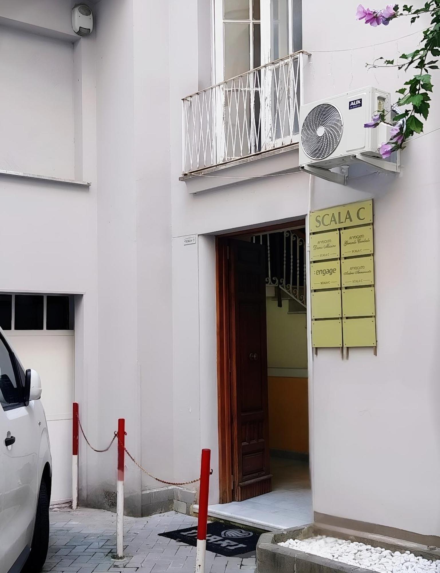 Casa Vacanza La Maison De Losyram Art Salerno Eksteriør bilde